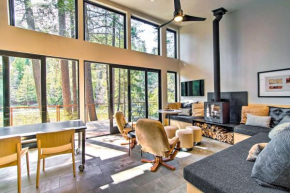 Idyllic Waterfront Home with Views and Hot Tub! Leavenworth